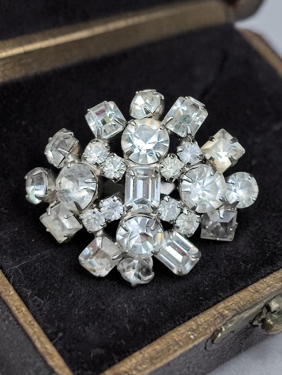 Vintage Jewelry - Vintage Art Deco Rhinestone Brrooch
